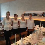 舒琛豪斯酒店 3* Uznach