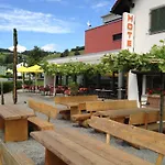 舒琛豪斯酒店 3*