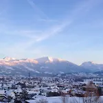 舒琛豪斯酒店 Uznach