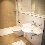 舒琛豪斯酒店 Uznach